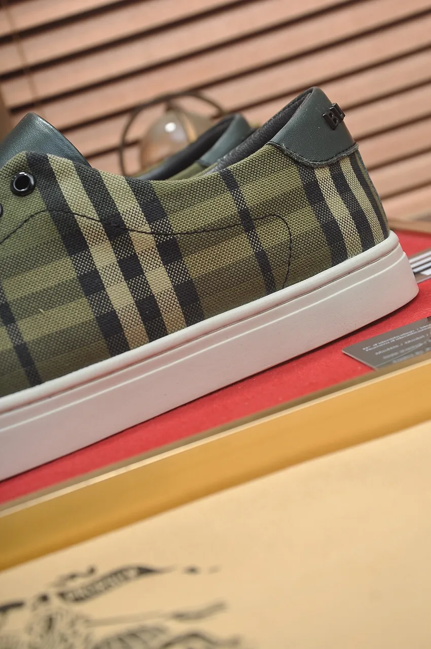 Men's shoes💰480💶[Burberry] (cowhide lining) classic low-top sneakers｜Imported cowhide with classic plaid fabric｜Cow leather lining｜Original outsole｜Fine workmanship and comfortable to wear Size: 38-44 (customized at 45)